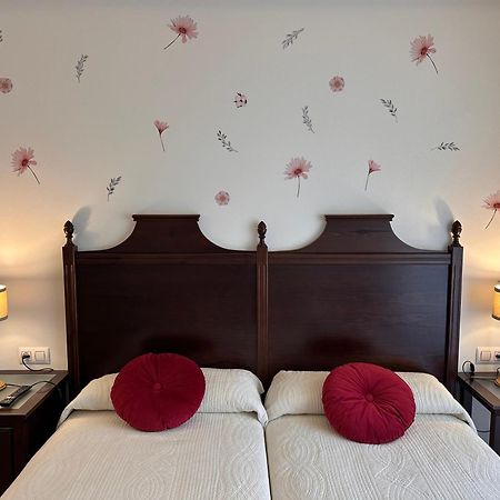 Onís Hotel Y Apartamentos La Lonja מראה חיצוני תמונה