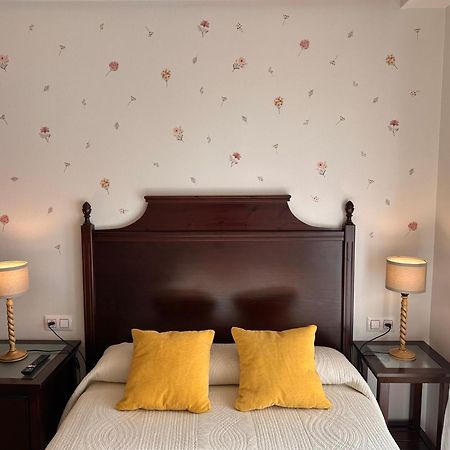 Onís Hotel Y Apartamentos La Lonja מראה חיצוני תמונה