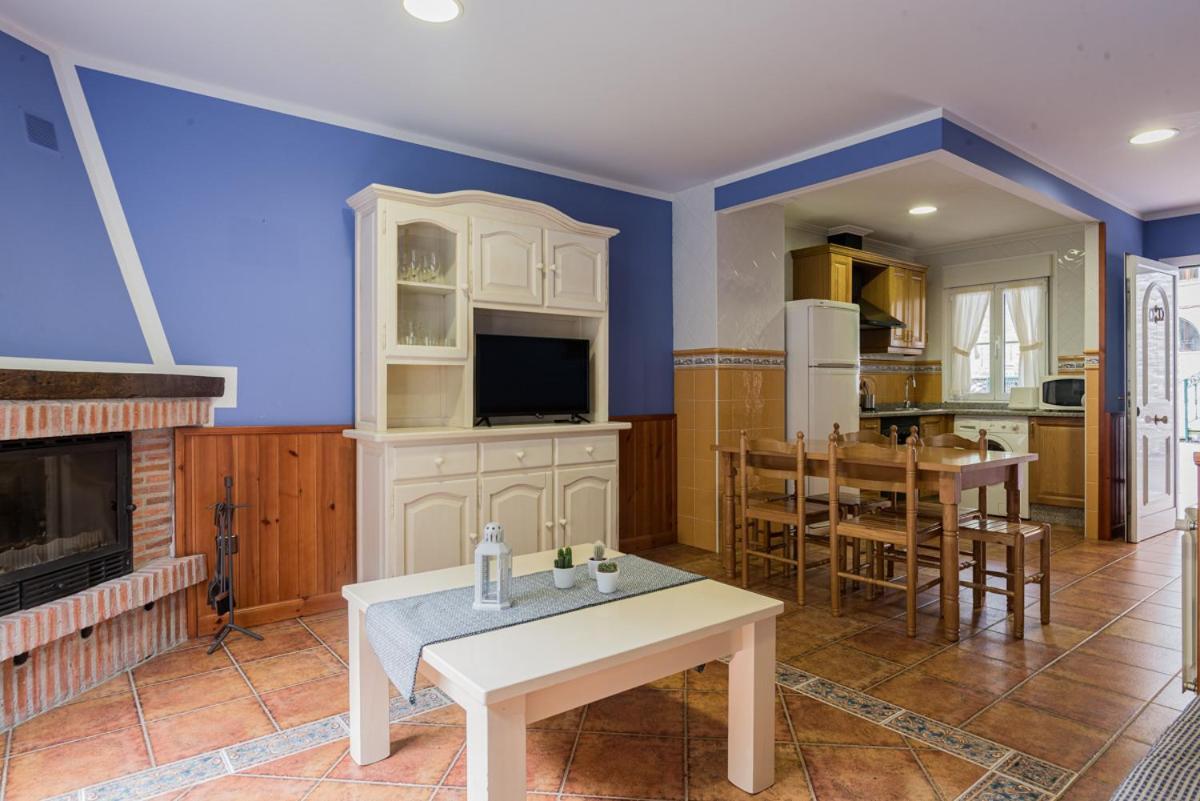 Onís Hotel Y Apartamentos La Lonja מראה חיצוני תמונה