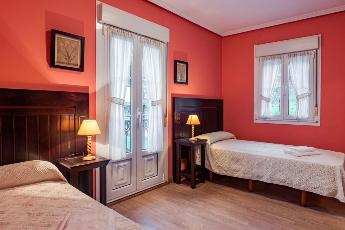 Onís Hotel Y Apartamentos La Lonja מראה חיצוני תמונה