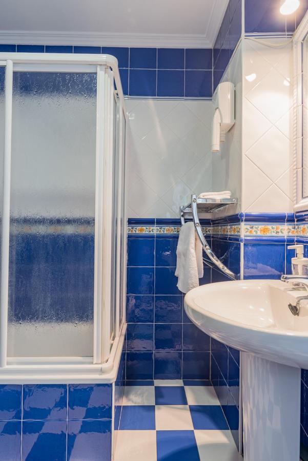 Onís Hotel Y Apartamentos La Lonja מראה חיצוני תמונה