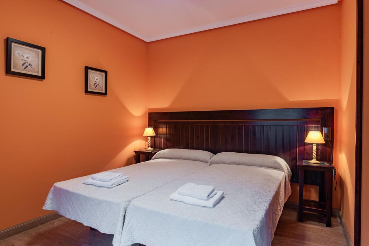 Onís Hotel Y Apartamentos La Lonja מראה חיצוני תמונה