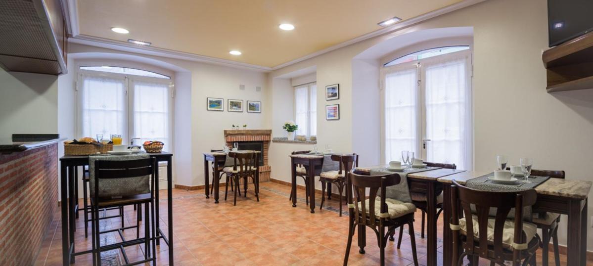 Onís Hotel Y Apartamentos La Lonja מראה חיצוני תמונה