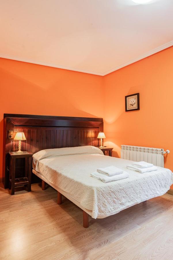 Onís Hotel Y Apartamentos La Lonja מראה חיצוני תמונה