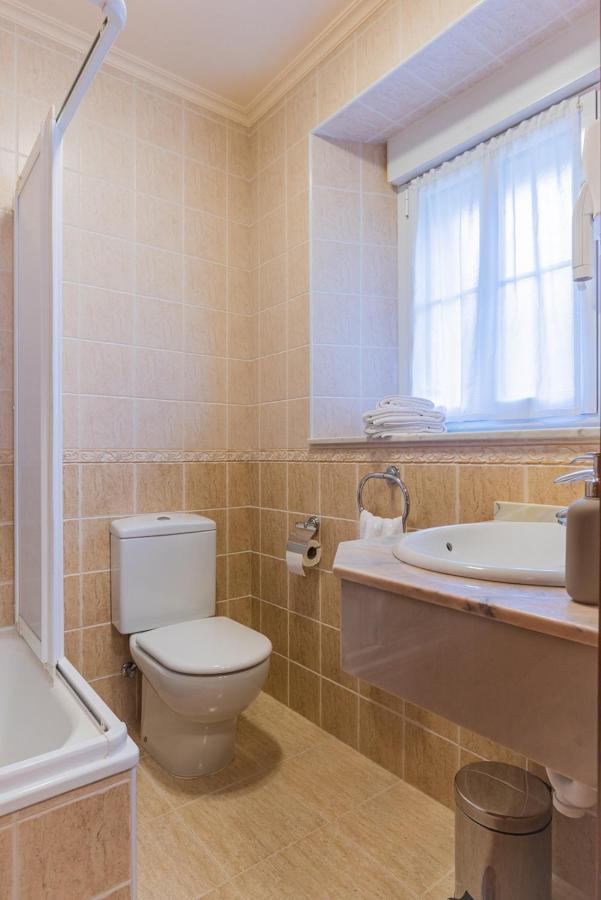 Onís Hotel Y Apartamentos La Lonja מראה חיצוני תמונה