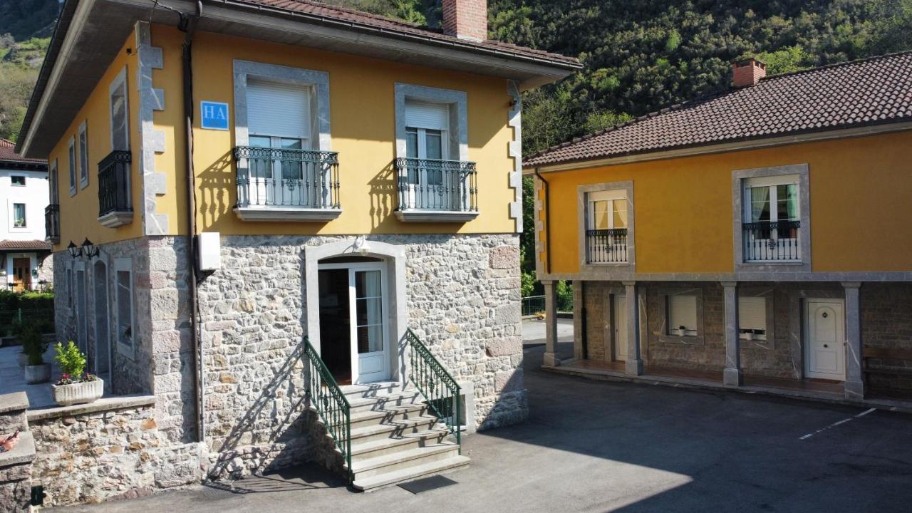 Onís Hotel Y Apartamentos La Lonja מראה חיצוני תמונה