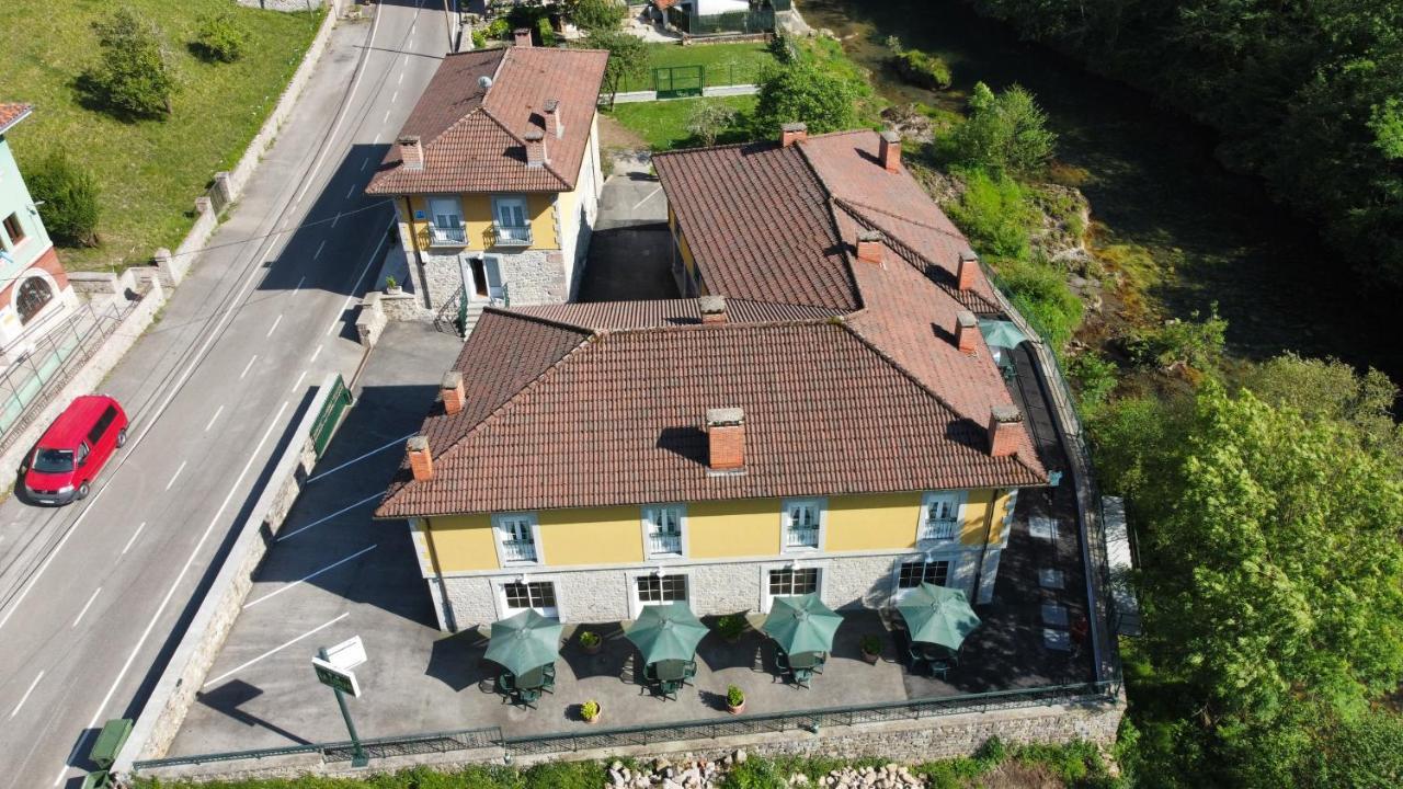 Onís Hotel Y Apartamentos La Lonja מראה חיצוני תמונה