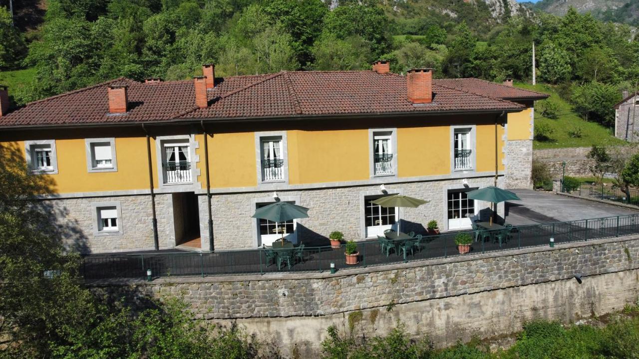 Onís Hotel Y Apartamentos La Lonja מראה חיצוני תמונה