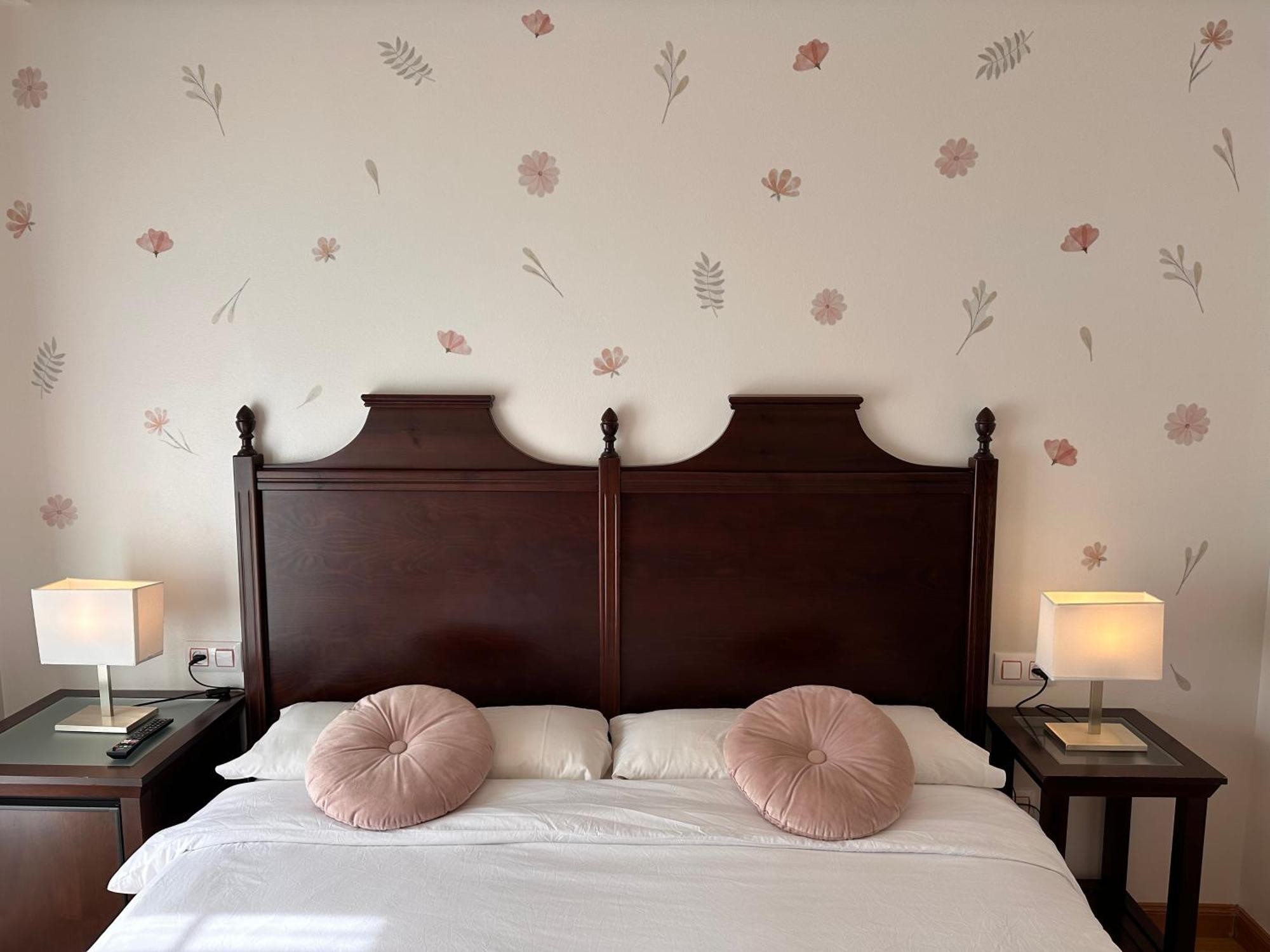 Onís Hotel Y Apartamentos La Lonja מראה חיצוני תמונה