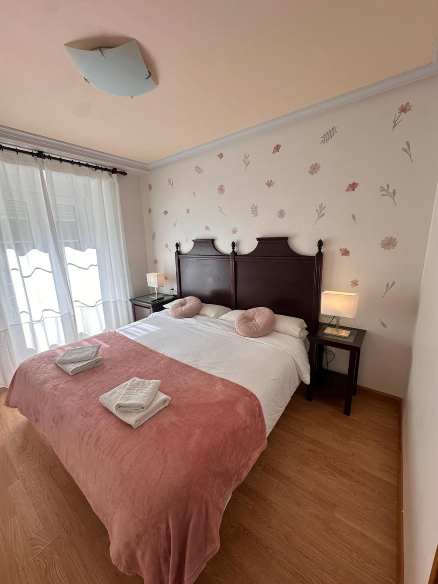Onís Hotel Y Apartamentos La Lonja מראה חיצוני תמונה